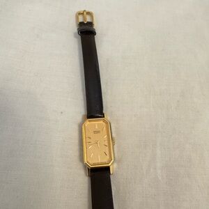 Seiko Vintage Women’s watch gold with black leather strap